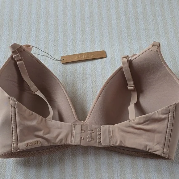 SKIMS Wireless Form Lightly Lined Bra Size:32DD Mica - Picture 7 of 8